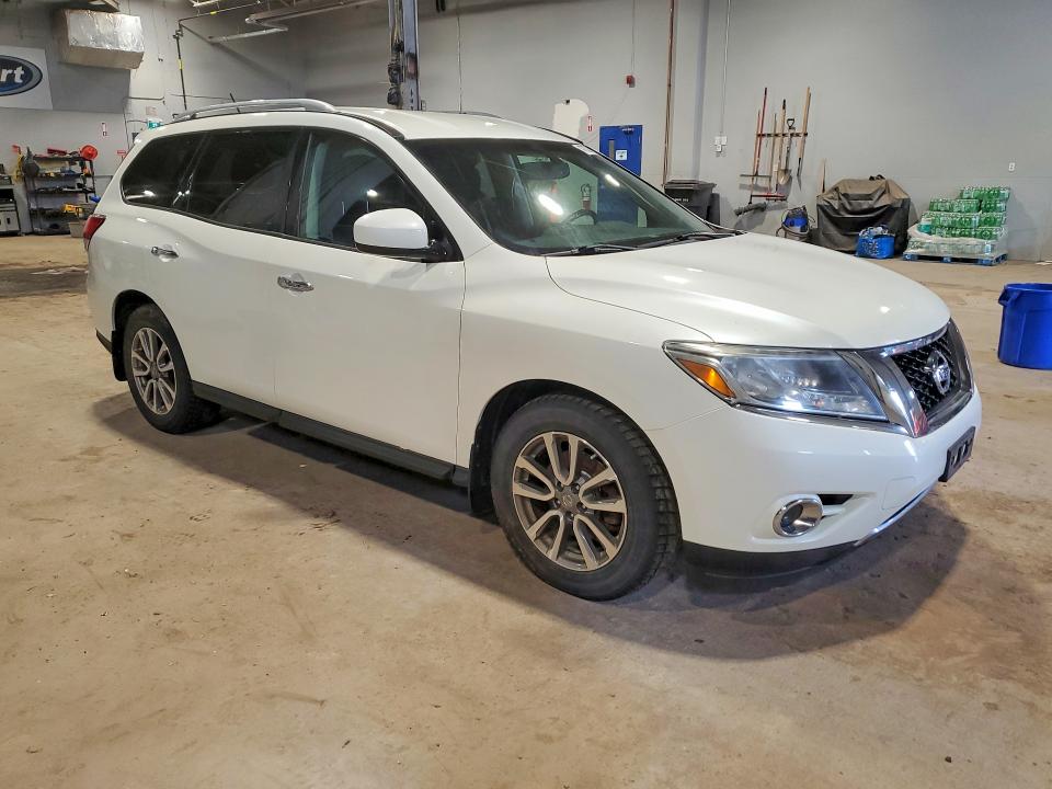 47823756 :رقم المزاد ، 5N1AR2MM3FC645781 vin ، 2015 Nissan Pathfinder مزاد بيع