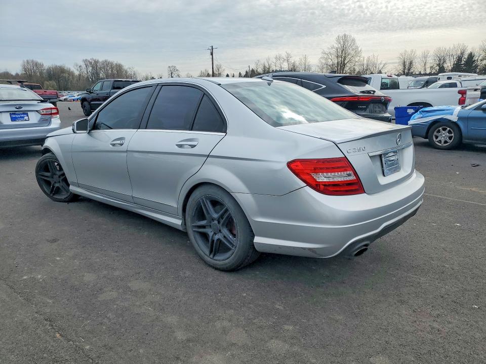 Продаж на аукціоні авто 2013 Mercedes-benz C, vin: WDDGF4HB0DA833152, номер лоту: 47267506
