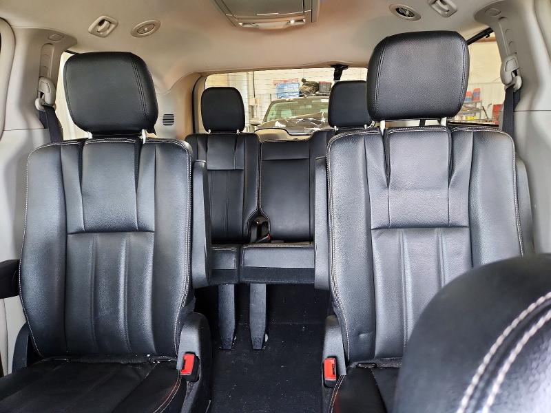 79566735 :رقم المزاد ، 2C4RC1BG4GR260741 vin ، 2016 Chrysler Town & Country مزاد بيع