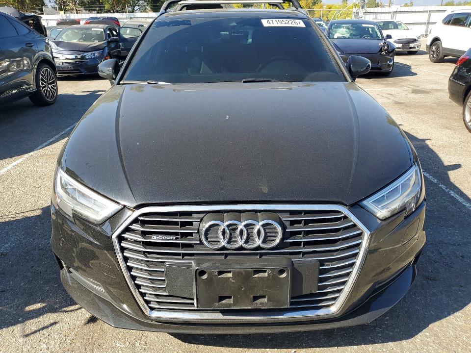 47195226 :رقم المزاد ، WAUSPBFF6JA060224 vin ، 2018 Audi A3 مزاد بيع