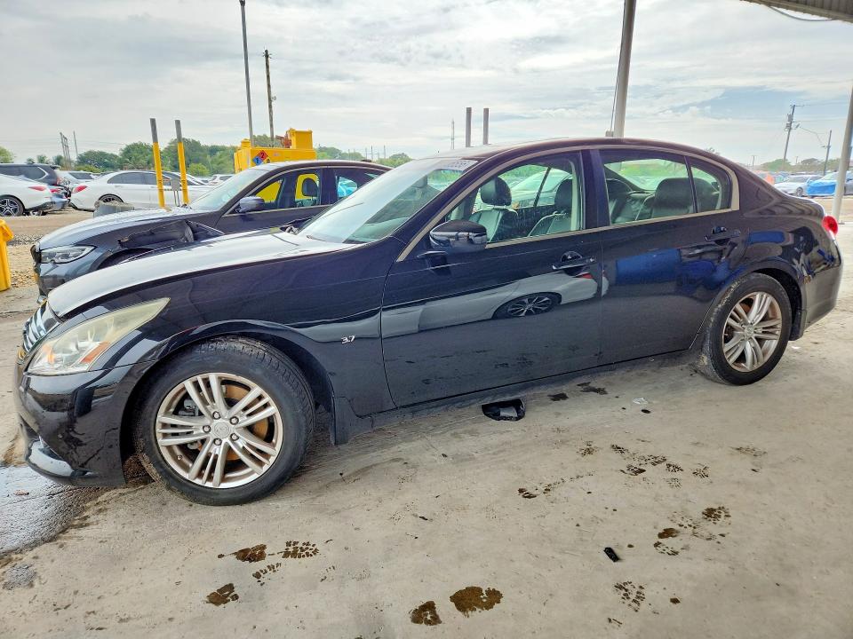 45936556 :رقم المزاد ، JN1CV6AP5FM501435 vin ، 2015 Infiniti Q40 مزاد بيع