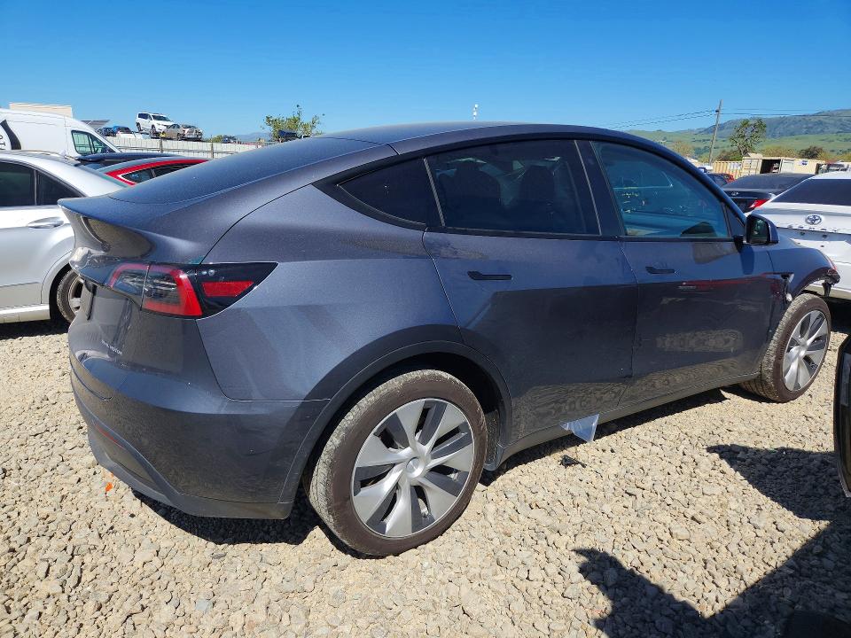 45765076 :رقم المزاد ، 7SAYGDEE7PF632888 vin ، 2023 Tesla Model Y مزاد بيع