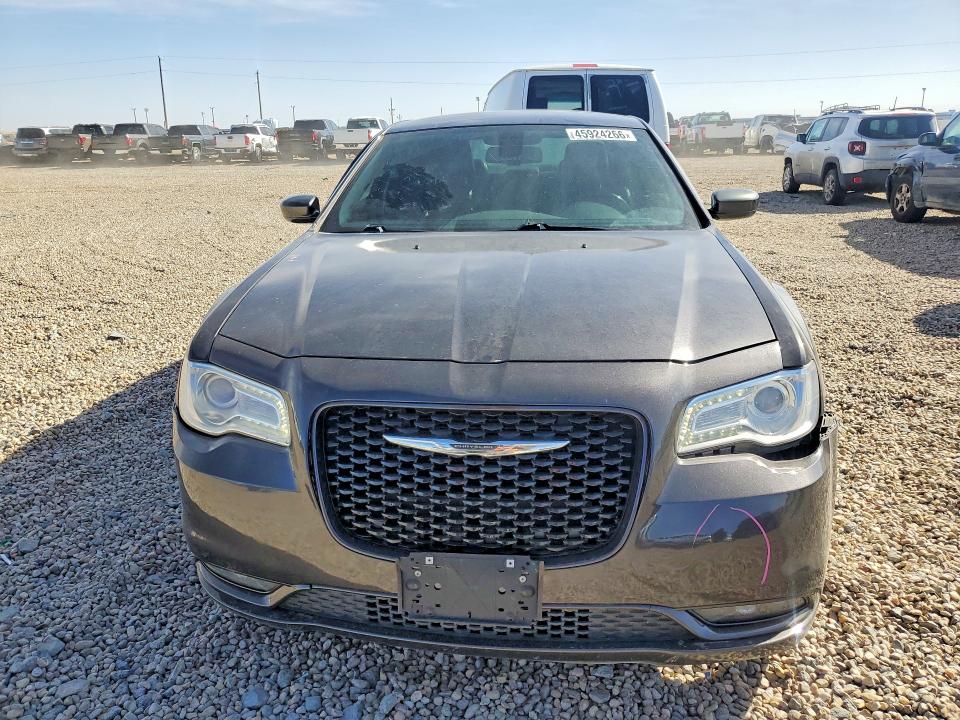 Продаж на аукціоні авто 2018 Chrysler 300, vin: 2C3CCABG5JH214200, номер лоту: 45924266