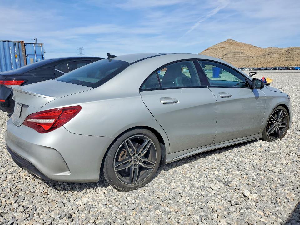 47652766 :رقم المزاد ، WDDSJ4EB1JN566718 vin ، 2018 Mercedes-benz Cla مزاد بيع