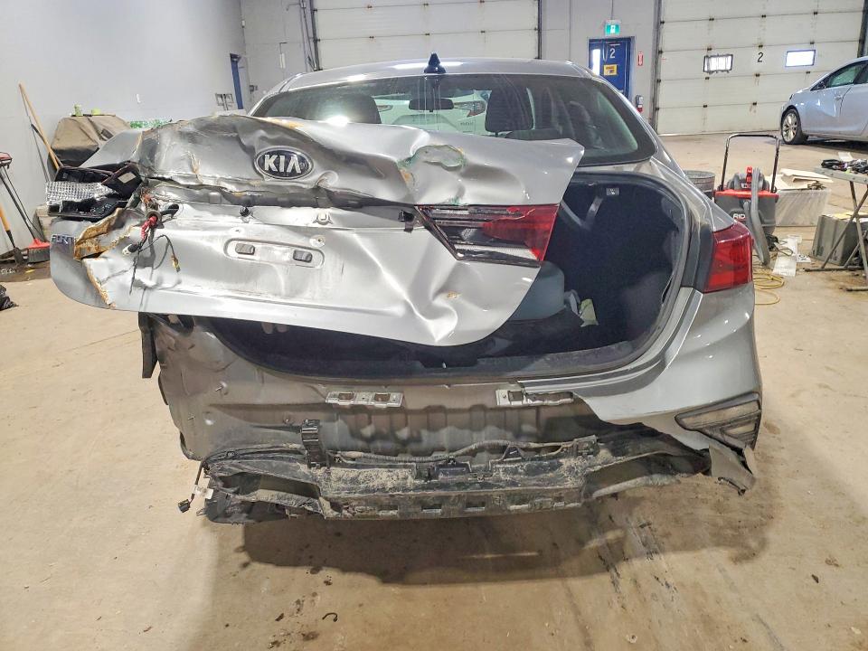 2021 Kia Forte მანქანა იყიდება აუქციონზე, vin: 3KPF24AD1ME374241, აუქციონის ნომერი: 46725366