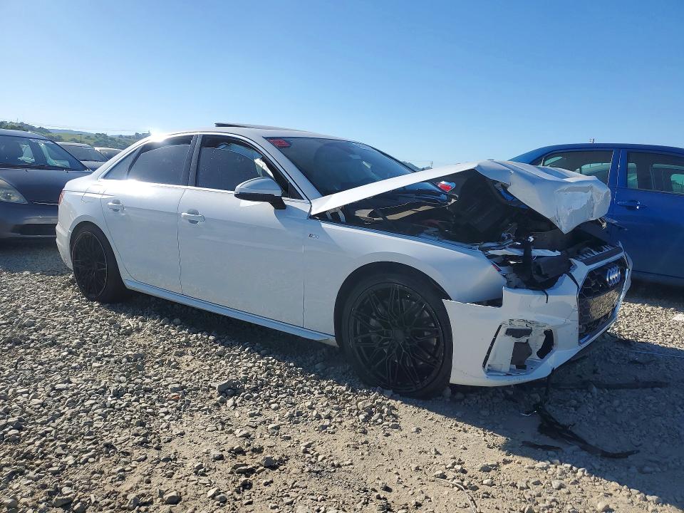 46149386 :رقم المزاد ، WAUEAAF42NN014640 vin ، 2022 Audi A4 مزاد بيع