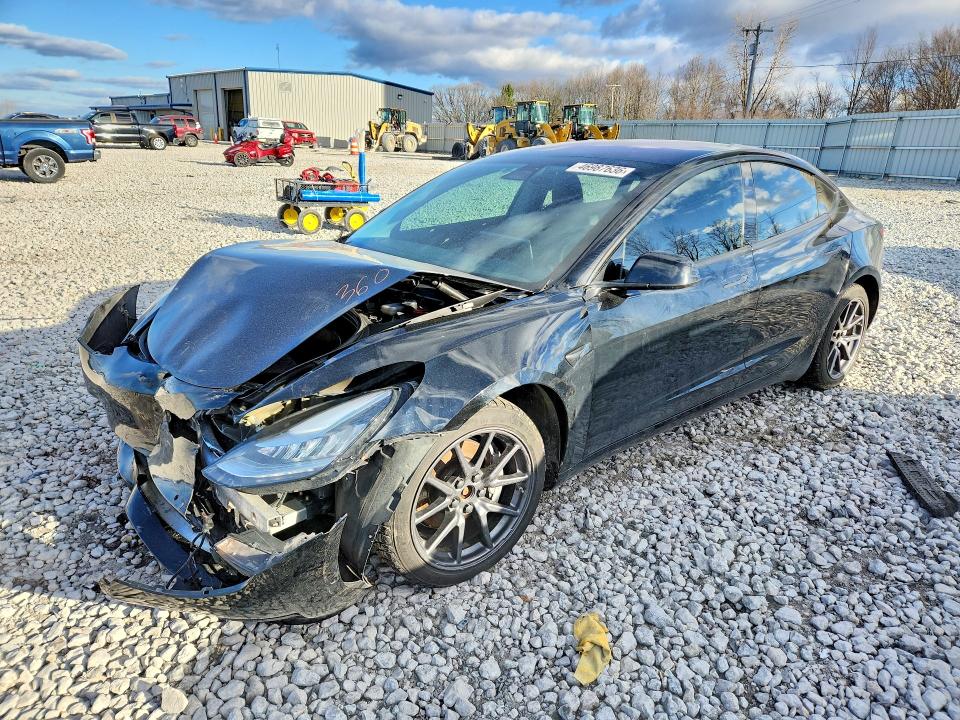 46987636 :رقم المزاد ، 5YJ3E1EB8JF103328 vin ، 2018 Tesla Model 3 مزاد بيع