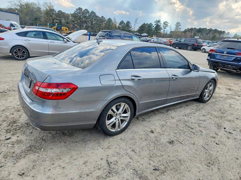 46536086 :رقم المزاد ، WDDHF7CB1BA322642 vin ، 2011 Mercedes-benz E مزاد بيع
