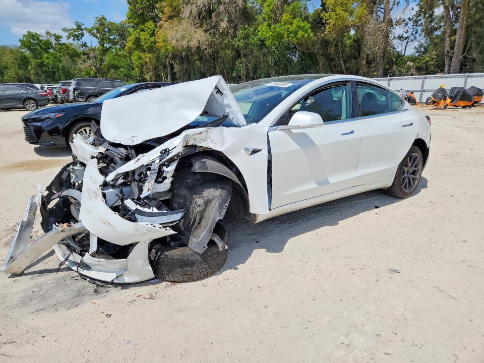 47540906 :رقم المزاد ، 5YJ3E1EA8KF412144 vin ، 2019 Tesla Model 3 مزاد بيع