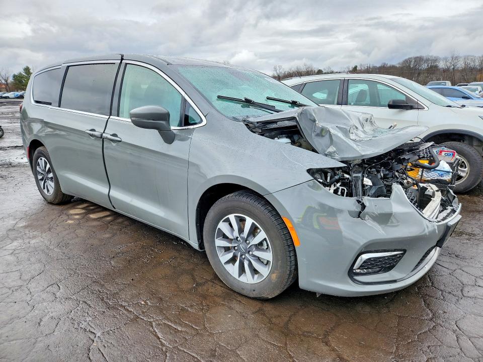 Продаж на аукціоні авто 2022 Chrysler Pacifica, vin: 2C4RC1L77NR211013, номер лоту: 46369056