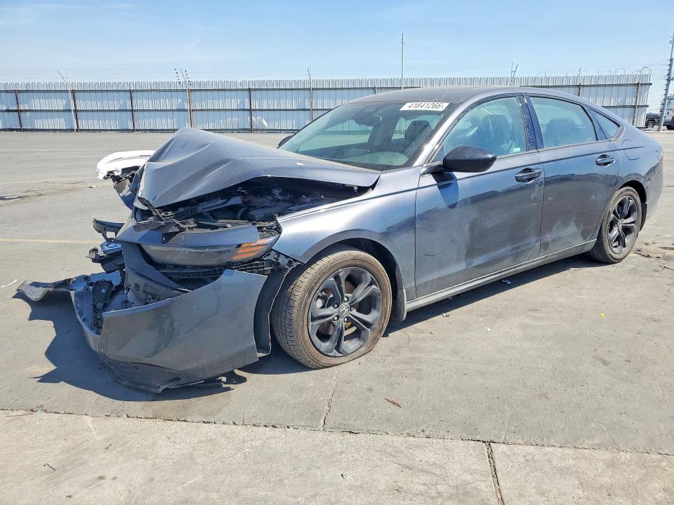41841266 :رقم المزاد ، 1HGCY1F47SA052259 vin ، 2025 Honda Accord مزاد بيع