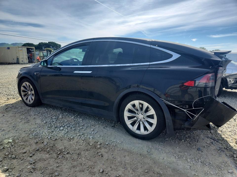 2018 Tesla Model X მანქანა იყიდება აუქციონზე, vin: 5YJXCAE27JF117826, აუქციონის ნომერი: 41907176