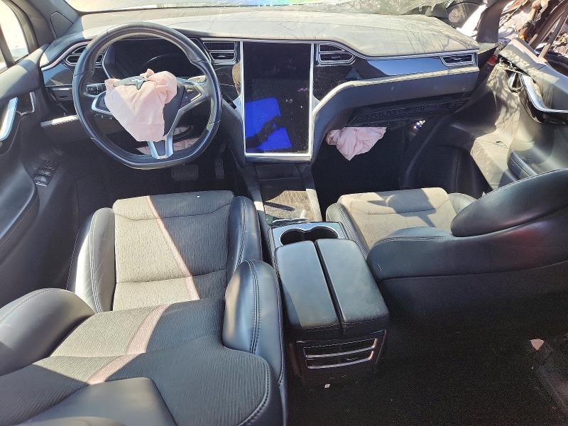 48122326 :رقم المزاد ، 5YJXCBE23JF090047 vin ، 2018 Tesla Model X مزاد بيع