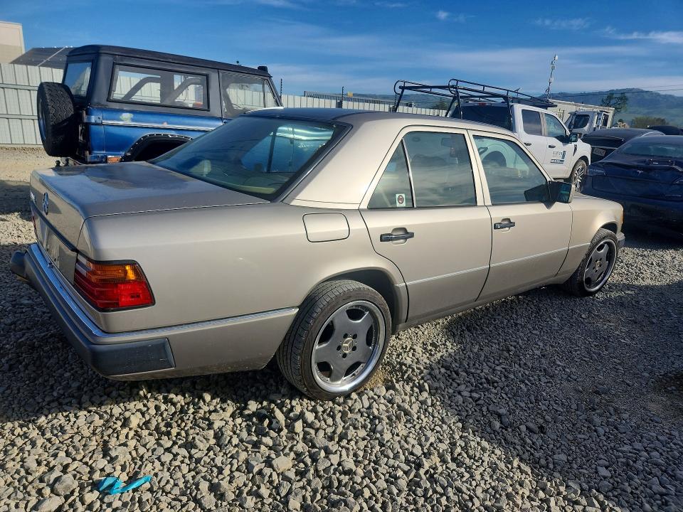 Продаж на аукціоні авто 1992 Mercedes Benz 300, vin: WDBEA30E2NB675892, номер лоту: 46197496