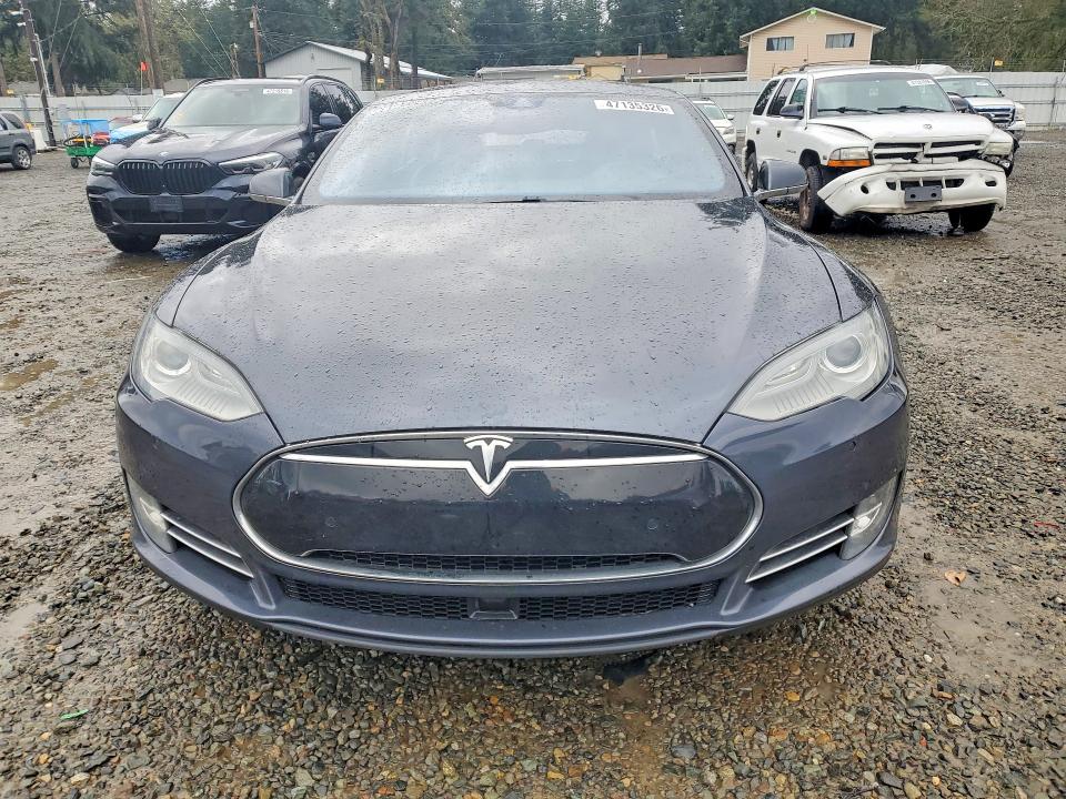 Продажа на аукционе авто 2015 Tesla Model S, vin: 5YJSA1E40FF104831, номер лота: 47135326