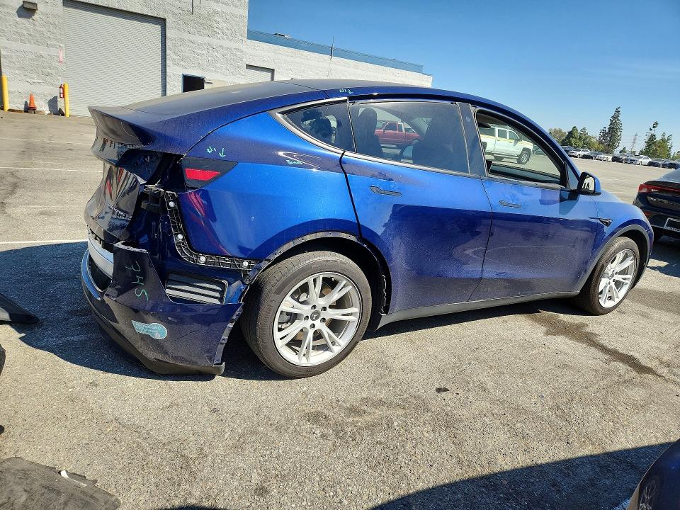 47119306 :رقم المزاد ، 7SAYGDEE8PA086566 vin ، 2023 Tesla Model Y مزاد بيع