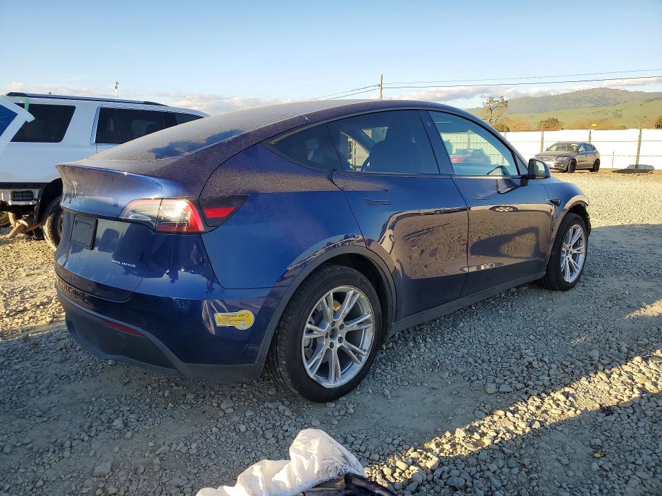 Auction sale of the 2022 Tesla Model Y, vin: 7SAYGAEE2NF553480, lot number: 79028275