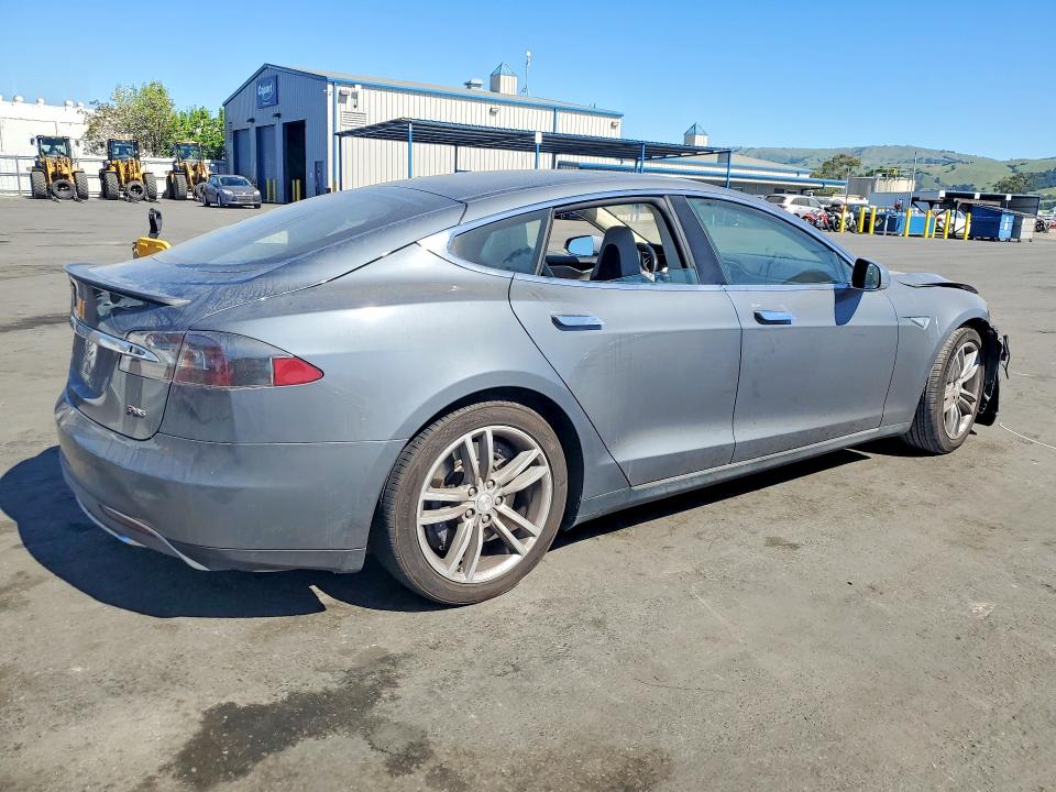 2013 Tesla Model S მანქანა იყიდება აუქციონზე, vin: 5YJSA1CP5DFP19711, აუქციონის ნომერი: 46767176