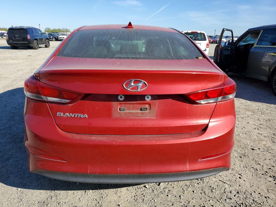 79774845 :رقم المزاد ، 5NPD84LF2JH306722 vin ، 2018 Hyundai Elantra مزاد بيع