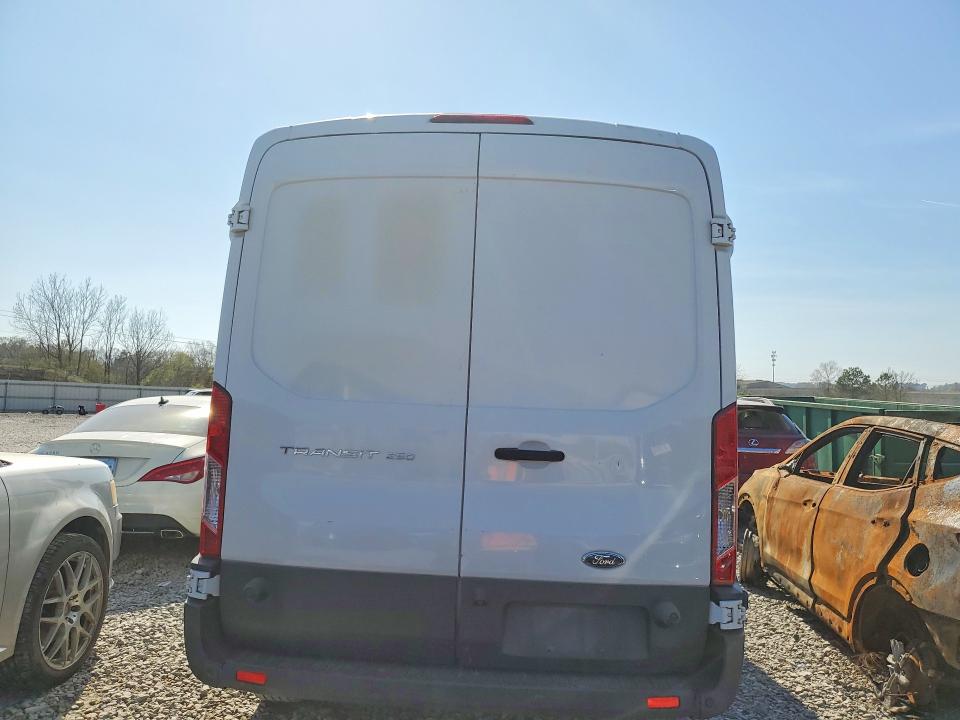 Продаж на аукціоні авто 2016 Ford Transit, vin: 1FTYR2CM9GKB23717, номер лоту: 46890056