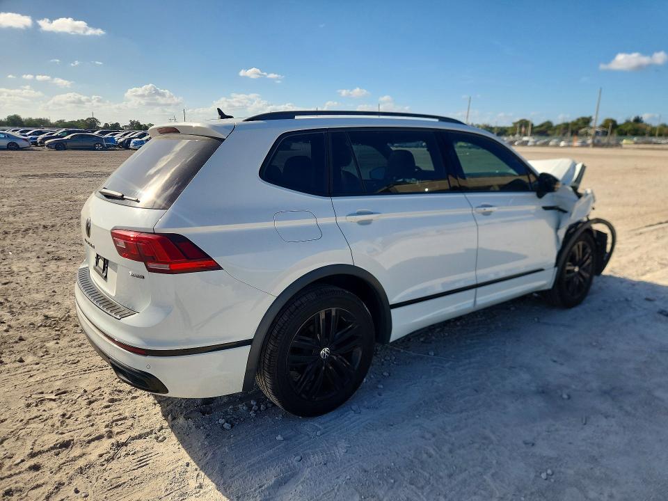 46001096 :رقم المزاد ، 3VV8B7AX6NM007302 vin ، 2022 Volkswagen Tiguan مزاد بيع