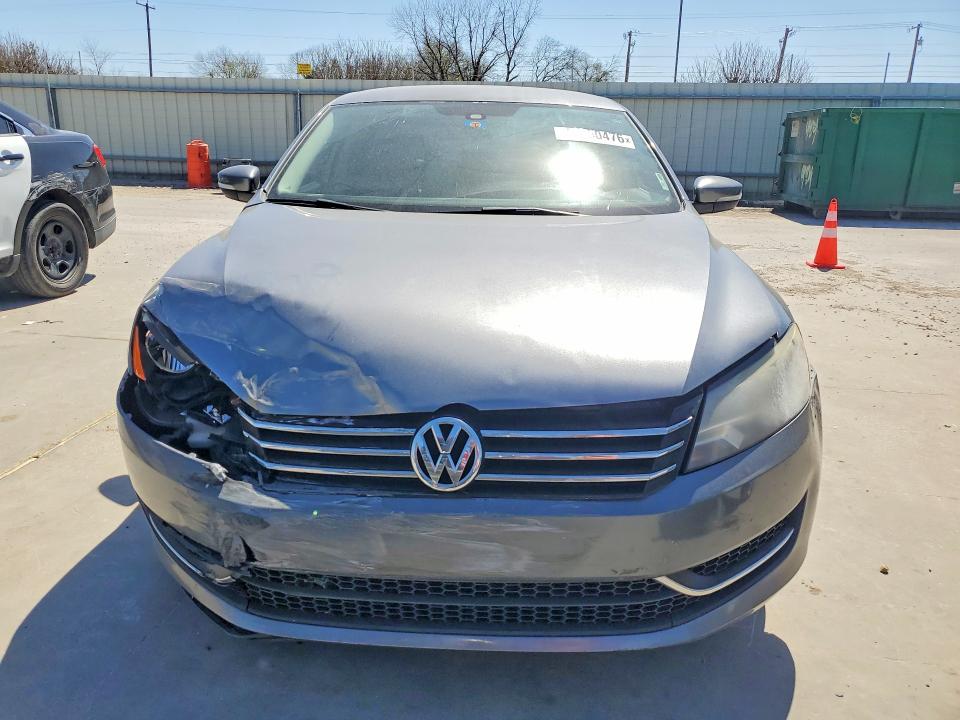 46750476 :رقم المزاد ، 1VWBT7A32FC013581 vin ، 2015 Volkswagen Passat مزاد بيع