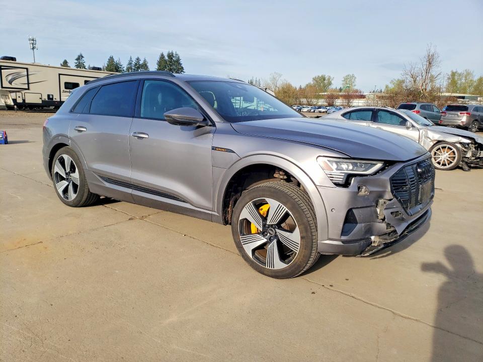Aukcja sprzedaży 2022 Audi E-tron, vin: WA1LAAGE2NB014103, numer aukcji: 47213456