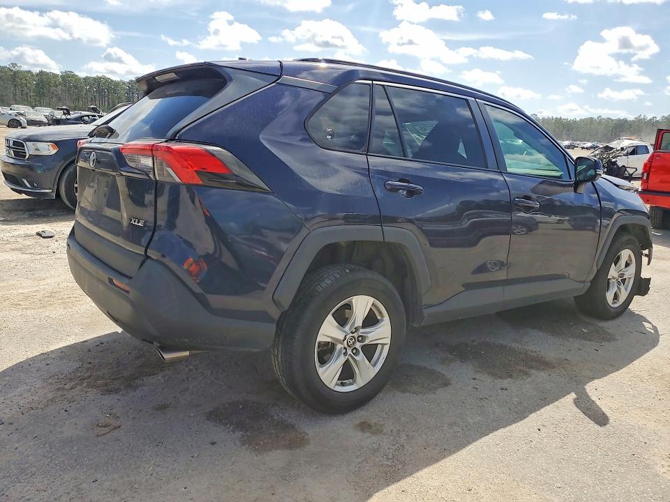 2021 Toyota Rav4 მანქანა იყიდება აუქციონზე, vin: 2T3W1RFV7MW175622, აუქციონის ნომერი: 79387745