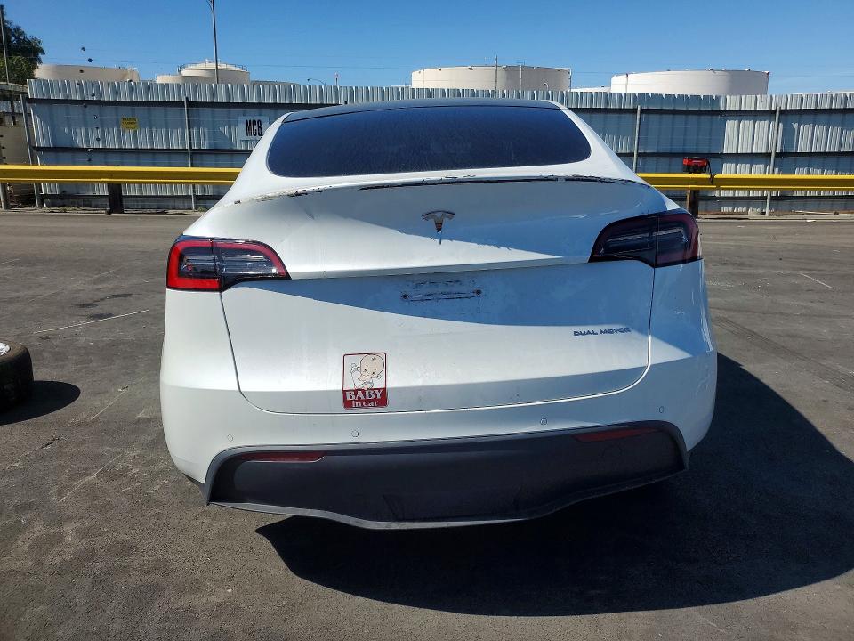 41962066 :رقم المزاد ، 5YJYGDEE3MF090942 vin ، 2021 Tesla Model Y مزاد بيع