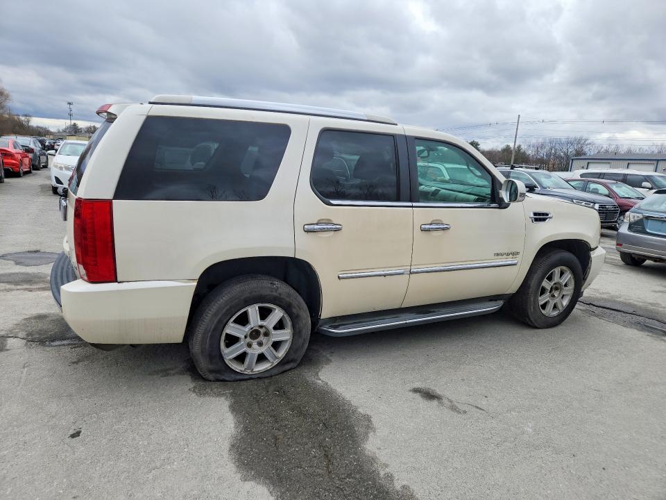 2010 Cadillac Escalade მანქანა იყიდება აუქციონზე, vin: 1GYUKAEF3AR101569, აუქციონის ნომერი: 47805186