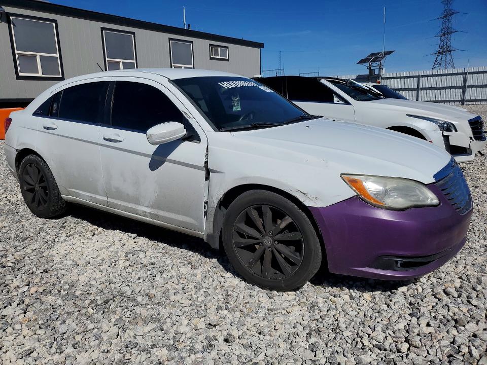 45810536 :رقم المزاد ، 1C3CCBBB2DN584459 vin ، 2013 Chrysler 200 مزاد بيع