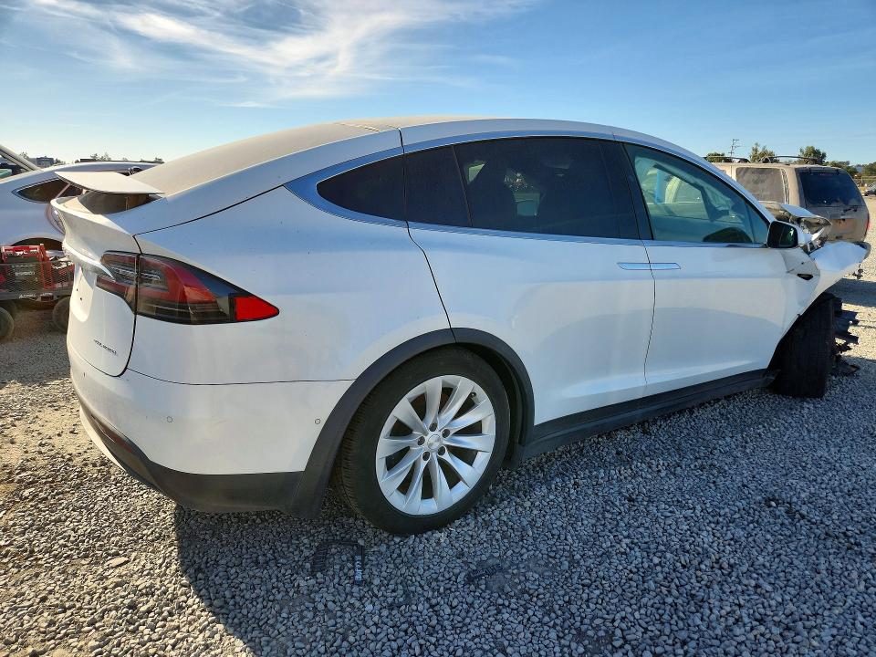2020 Tesla Model X მანქანა იყიდება აუქციონზე, vin: 5YJXCAE23LF301809, აუქციონის ნომერი: 46554286