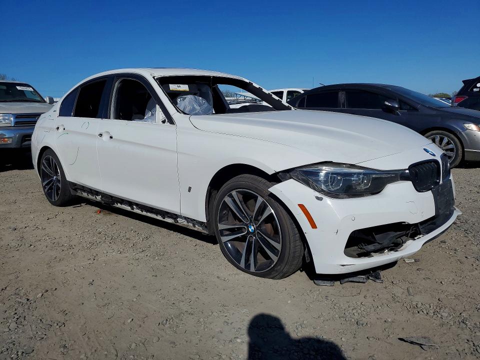 79256335 :رقم المزاد ، WBA8E1C50JA758480 vin ، 2018 Bmw 330e مزاد بيع