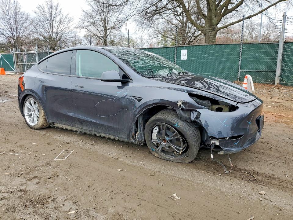 Продажа на аукционе авто 2024 Tesla Model Y, vin: 7SAYGDED7RF109297, номер лота: 47135306