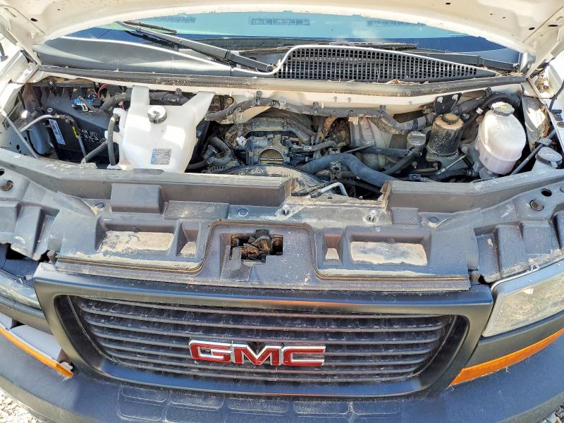 49585136 :رقم المزاد ، 7GZ37TC79NN010400 vin ، 2022 Gmc Savana مزاد بيع