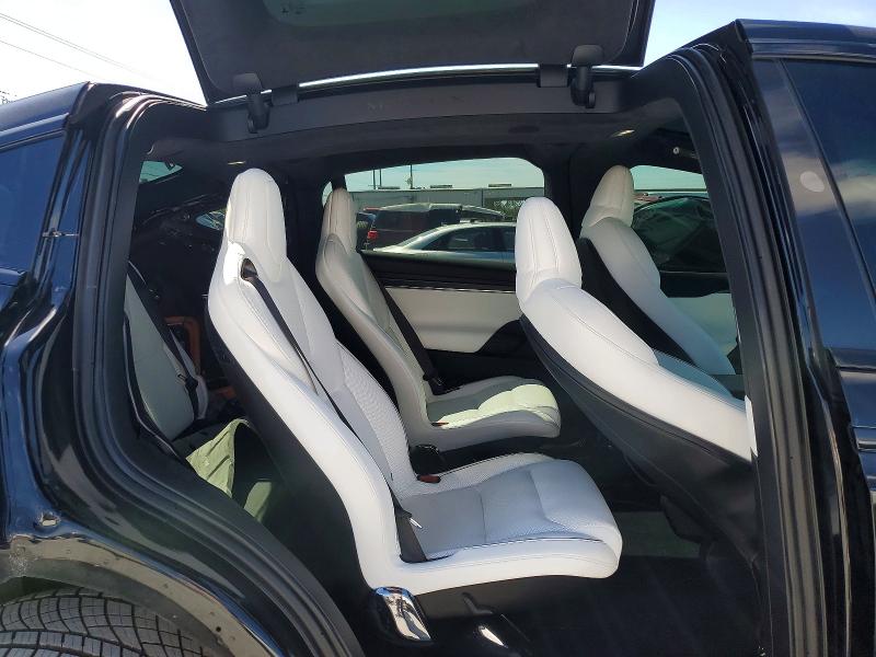 46701436 :رقم المزاد ، 7SAXCBE66RF440725 vin ، 2024 Tesla Model X مزاد بيع