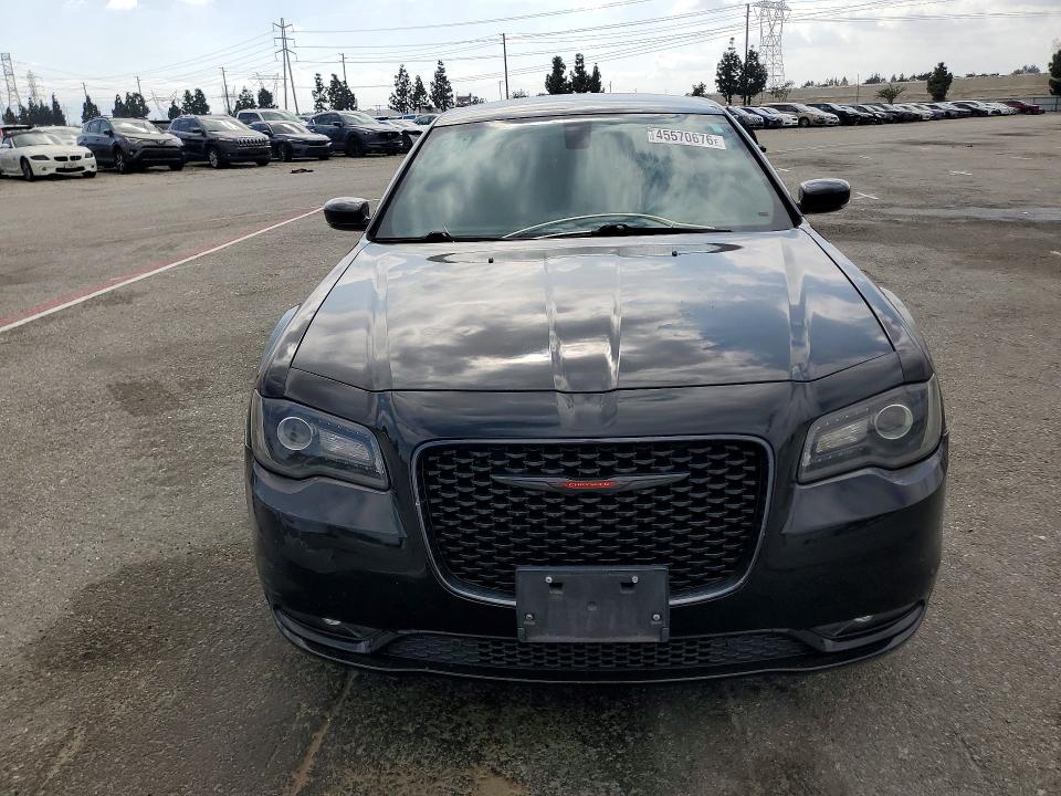 2021 Chrysler 300 მანქანა იყიდება აუქციონზე, vin: 2C3CCABGXMH545620, აუქციონის ნომერი: 45570676