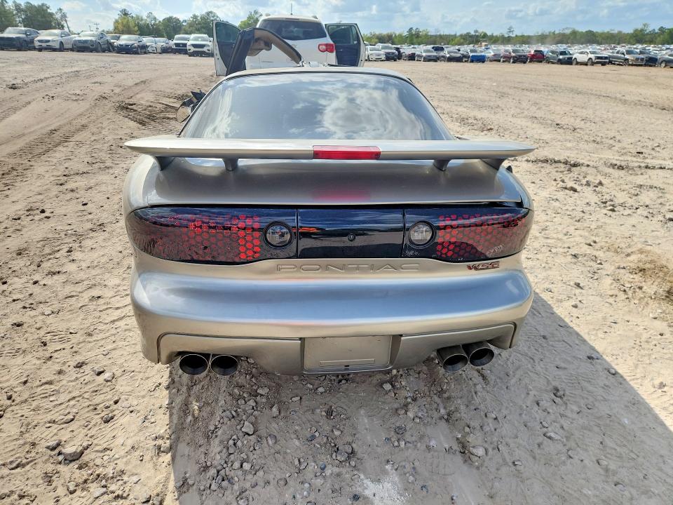 47990686 :رقم المزاد ، 2G2FV22G212118461 vin ، 2001 Pontiac Firebird مزاد بيع