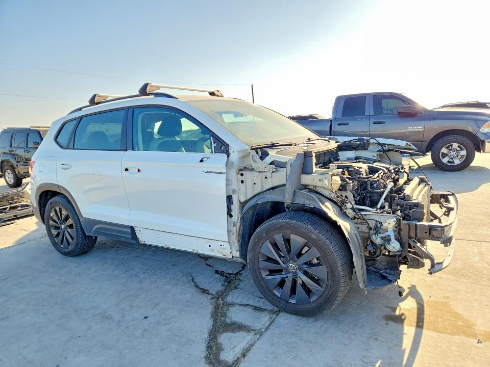 Продажа на аукционе авто 2022 Volkswagen Taos, vin: 3VVAX7B24NM078066, номер лота: 47562896