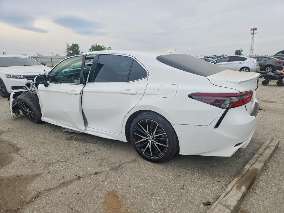 48126986 :رقم المزاد ، 4T1G11AK3RU243546 vin ، 2024 Toyota Camry مزاد بيع