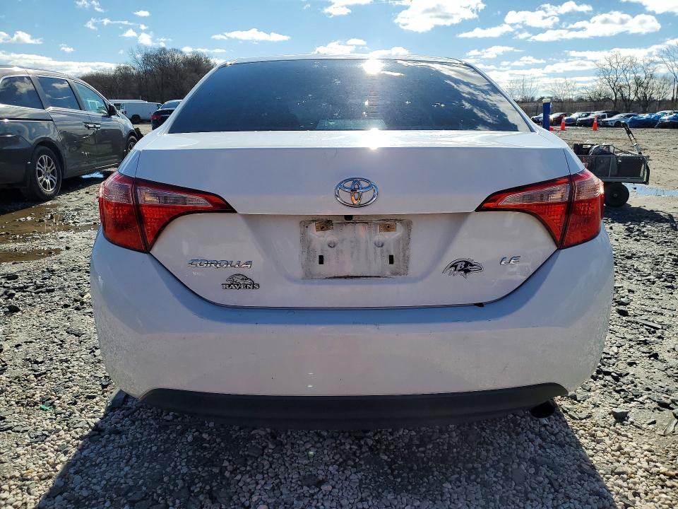 46047646 :رقم المزاد ، 5YFBURHE7JP837837 vin ، 2018 Toyota Corolla مزاد بيع