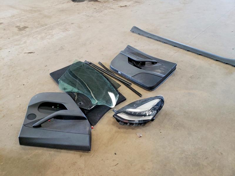 2020 Tesla Model Y მანქანა იყიდება აუქციონზე, vin: 5YJYGDEE3LF044994, აუქციონის ნომერი: 41662006