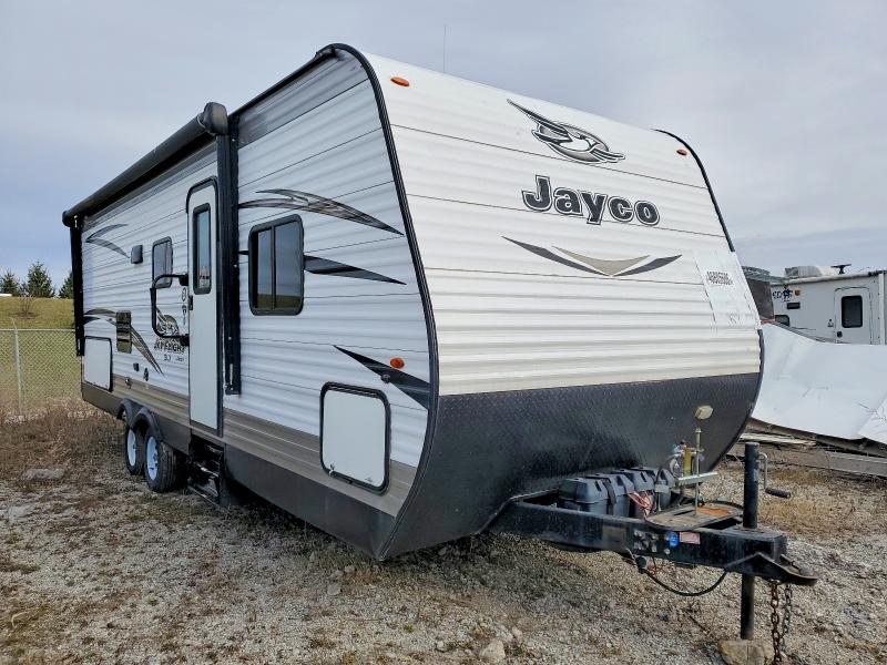 46805686 :رقم المزاد ، 1UJBJ0BN4J75R0081 vin ، 2018 Jaco Jay Flight Jayflight مزاد بيع