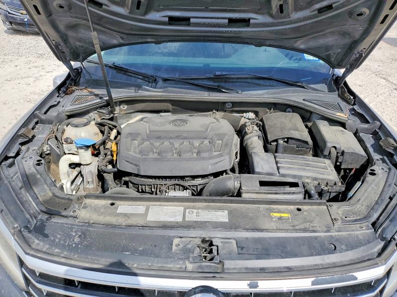 48265226 :رقم المزاد ، 1VWBA7A34JC007294 vin ، 2018 Volkswagen Passat مزاد بيع