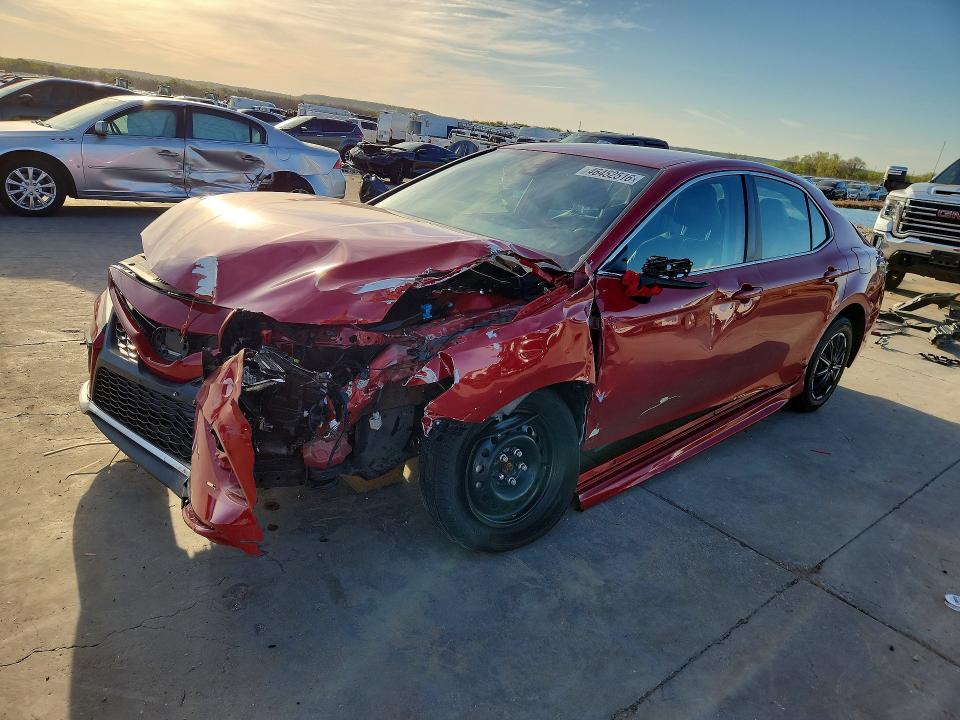 46452516 :رقم المزاد ، 4T1G11AK5MU496134 vin ، 2021 Toyota Camry مزاد بيع