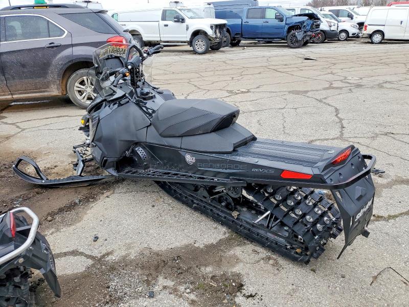 45968776 :رقم المزاد ، 2BPSUGHB3HV000143 vin ، 2017 Ski Doo Renegade Enduro 800r مزاد بيع