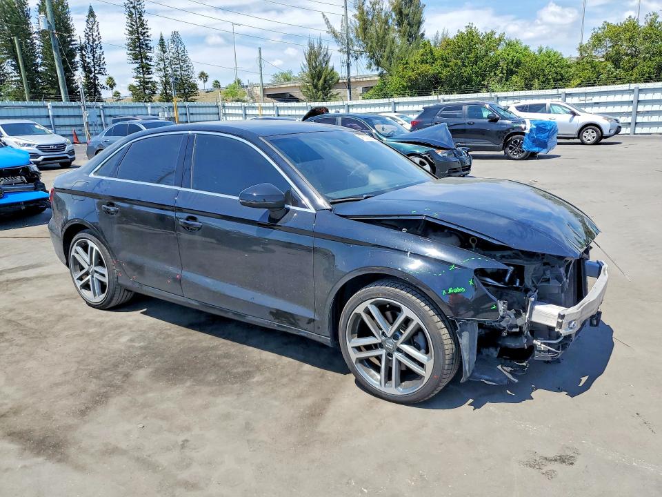 Продажа на аукционе авто 2019 Audi A3, vin: WAUAUGFF8K1025817, номер лота: 47333226
