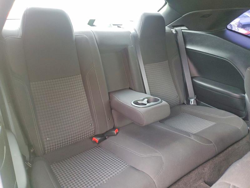 79509975 :رقم المزاد ، 2C3CDZAT8FH723215 vin ، 2015 Dodge Challenger مزاد بيع