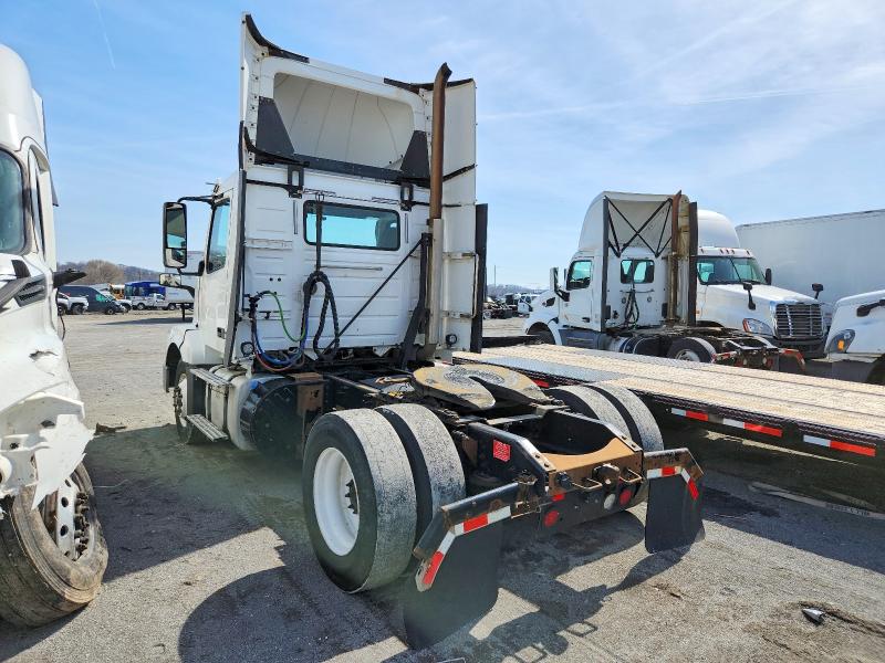 Продаж на аукціоні авто 2017 Volvo Vnl, vin: 4V4N39TGXHN988160, номер лоту: 46199466