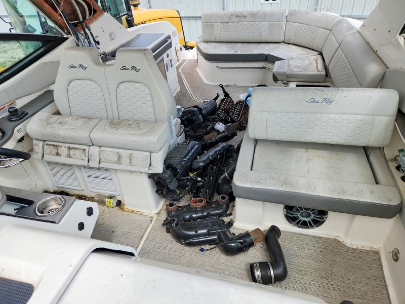 2020 Sea Ray 230 Sd მანქანა იყიდება აუქციონზე, vin: SERV1872A020, აუქციონის ნომერი: 46713696